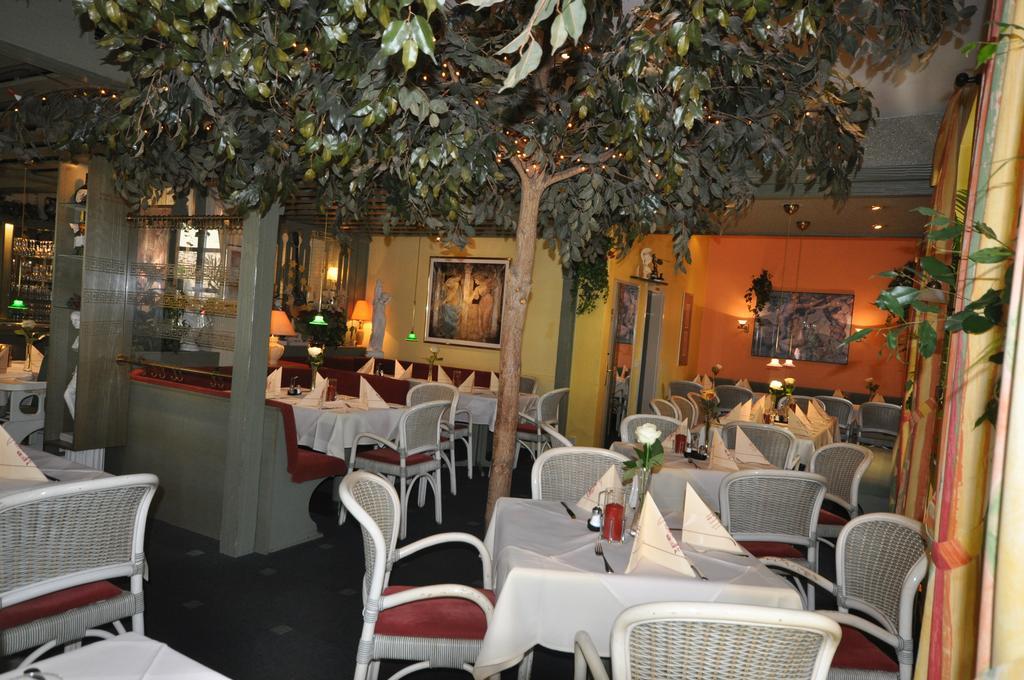 Hotel Restaurant "Athen" Munstermaifeld Exterior photo